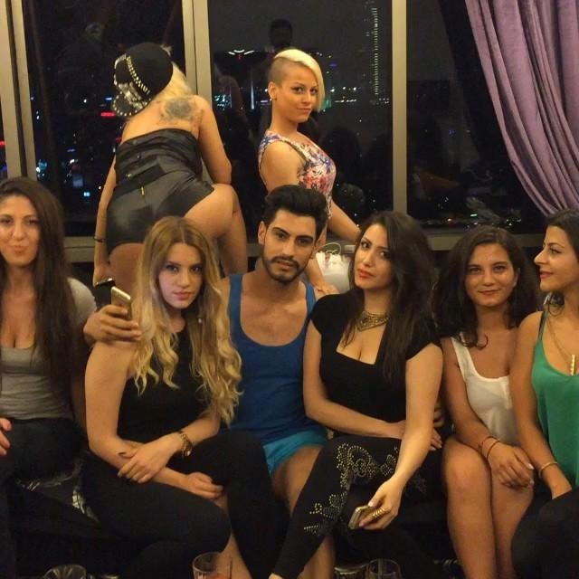 'Yerli playboy Taha Özer'den olay paylaşımlar