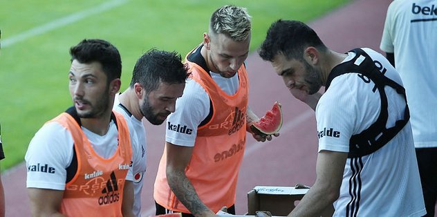 <h2>Yıldız futbolcu ülkesine döndü!</h2>