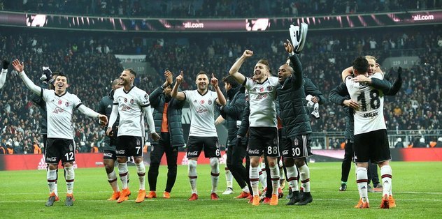 <h2>Zaferi paylaştılar</h2>