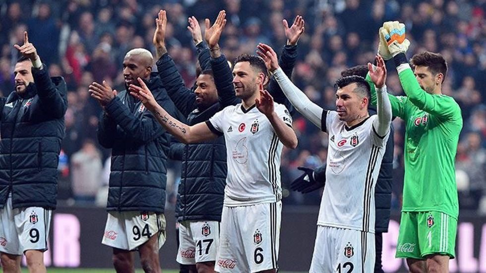 2- BAYERN MÜNİH MAĞLUBİYETİ FUTBOLCULARI LİGİ DÖNDÜRDÜ