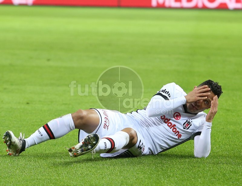 'Beşiktaş'ta Adriano şoku! Kulübede korkutan görüntü