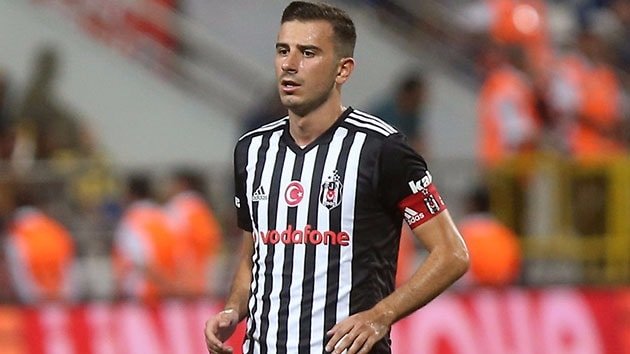 'Beşiktaş'ta Oğuzhan Özyakup'un transferi bitti mi? Sürpriz adres...