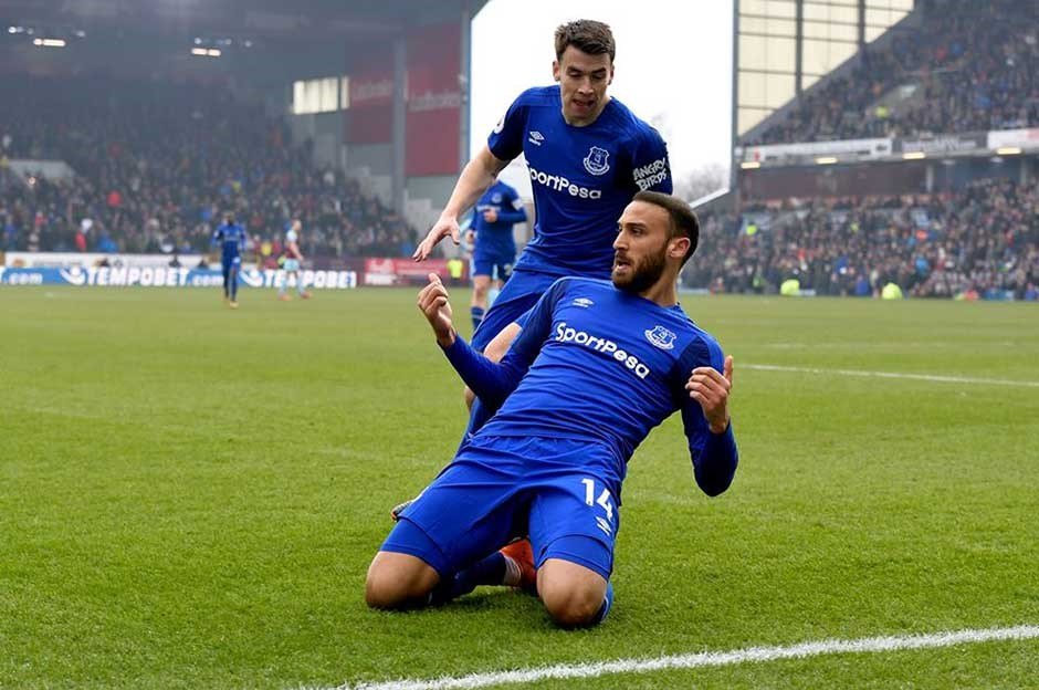 'Cenk Tosun, Cristiano Ronaldo'yu solladı