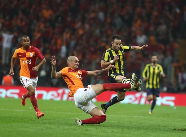 Derbide ilk gole dikkat