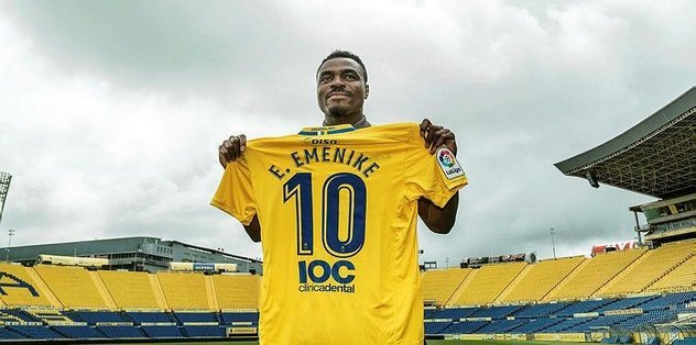 'Emenike'ye büyük şok! Başlamadan bitti