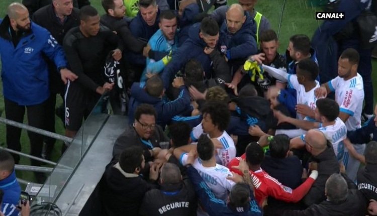 'Eski Beşiktaşlı Marcelo kavganın ortasında kaldı!