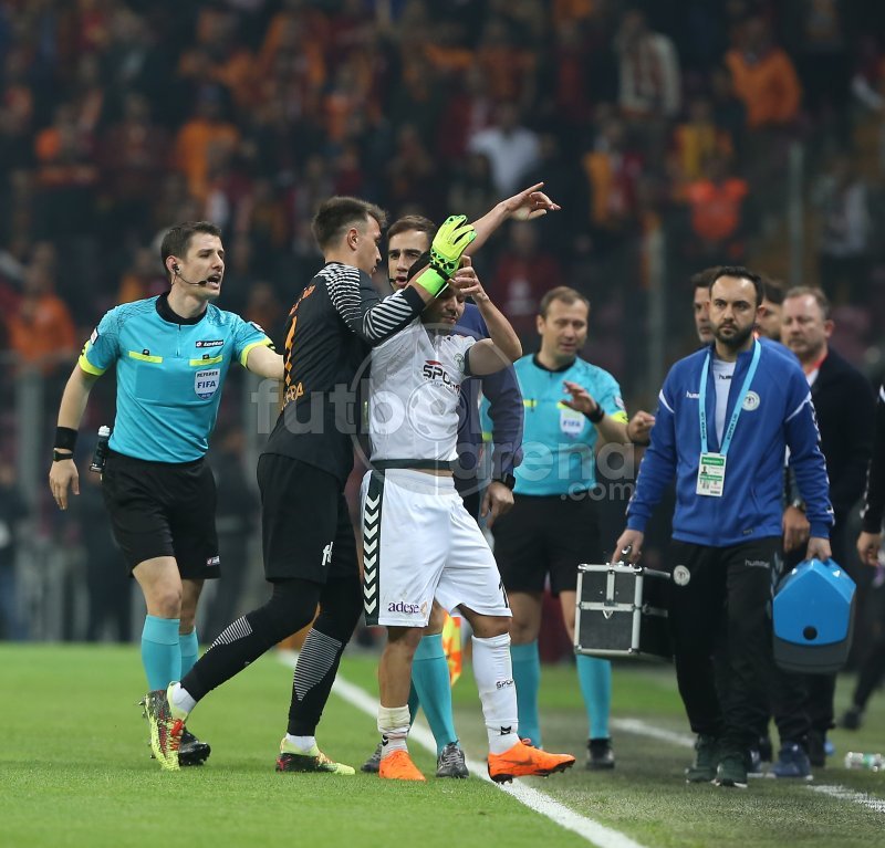 FATİH TERİM ORADAN UZAKLAŞTIRDI