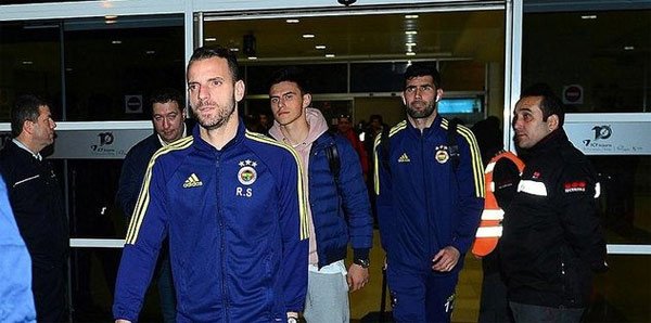 'Fenerbahçe - Galatasaray derbisi uçakta başladı!