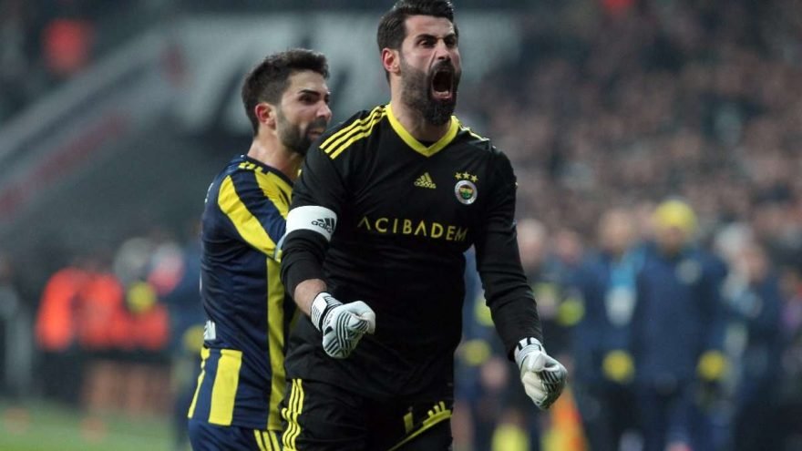 'Fenerbahçe'de büyük olay! Volkan Demirel ile yönetici kapıştı