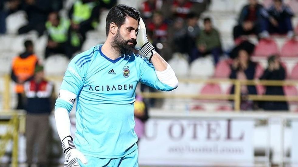 'Fenerbahçe'de gündem Volkan Demirel! Yönetimden çağrı geldi
