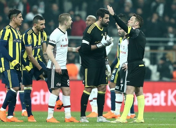 'Fenerbahçe'de şok karar' 2 yıldız kadro dışı