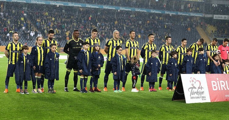 'Fenerbahçe'de yeni gelişme! Derbi için flaş haber