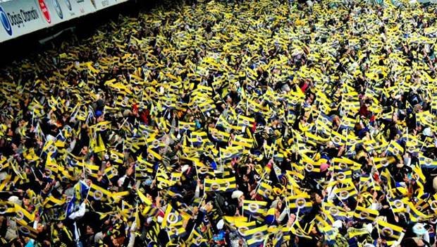Fenerbahçeli taraftarlardan Galatasaray çılgınlığı