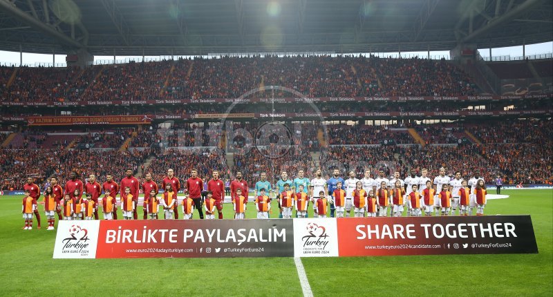 'Galatasaray - Konyaspor maçında olay çıktı! Spikere saldırdı