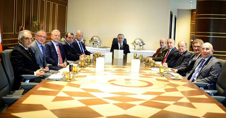 'Galatasaray'da başkanlar zirvesinde Fatih Altaylı'dan sürpriz çıkış