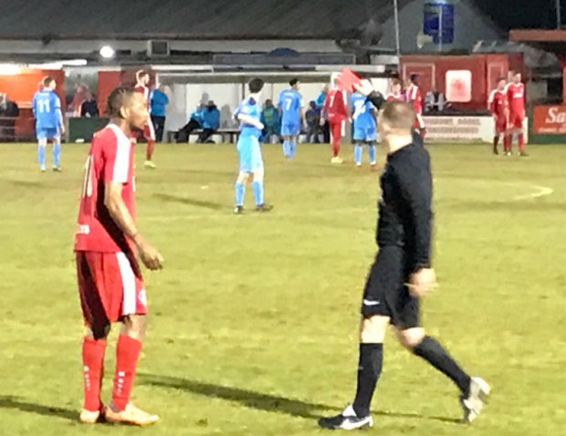 'Hababam Sınıfı sahnesi gerçek oldu: Adını söyledi, kırmızı kart gördü!.