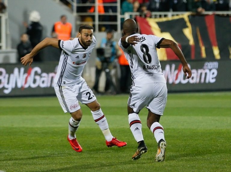 'İstanbul'a gelen Cenk Tosun, Beşiktaş'a koştu