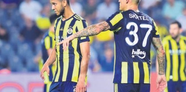 <h2>Josef ve Skrtel basının önünde</h2>