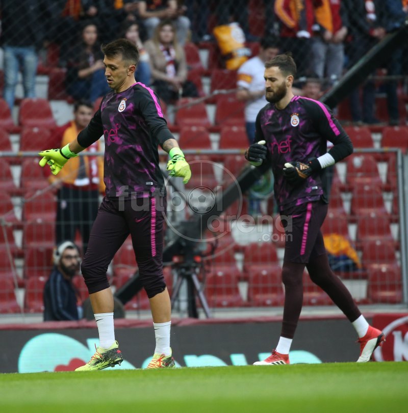 'Muslera'yı zor tuttular! Galatasaray yedek kulübesi...