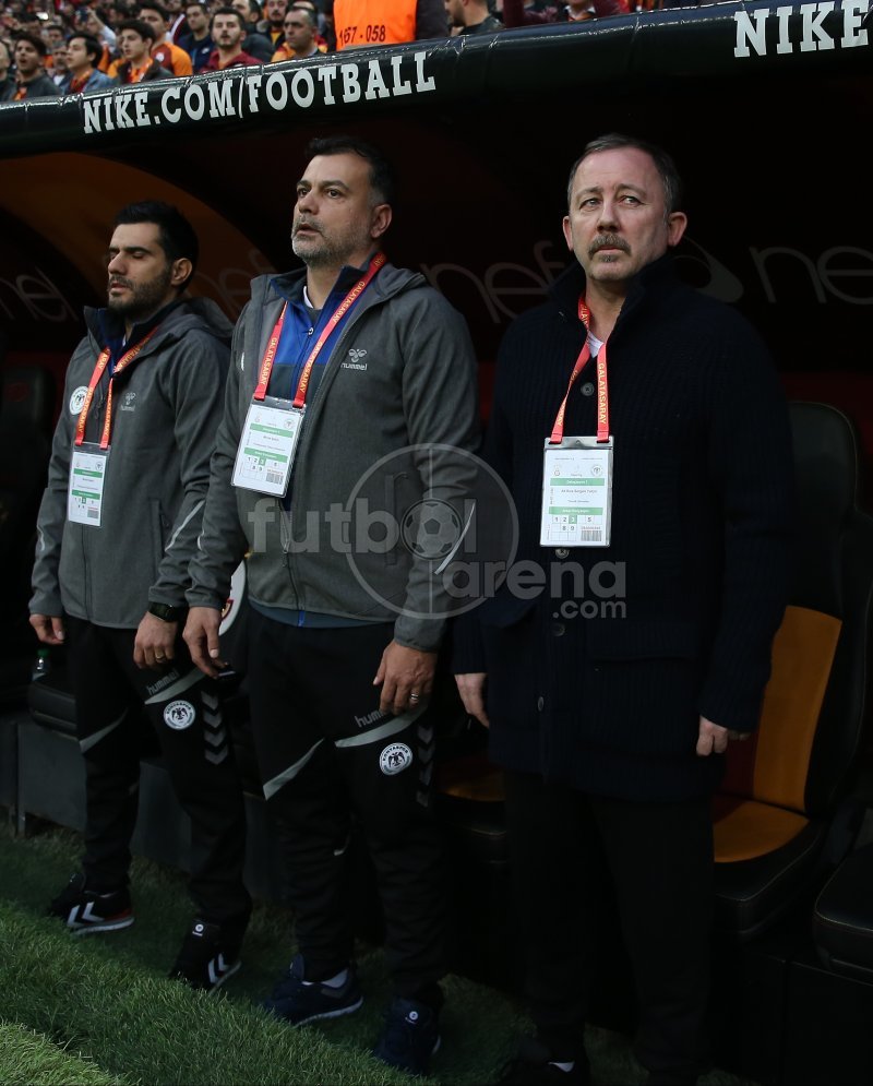 'Sergen Yalçın'dan Galatasaray yedek kulübesine gönderme