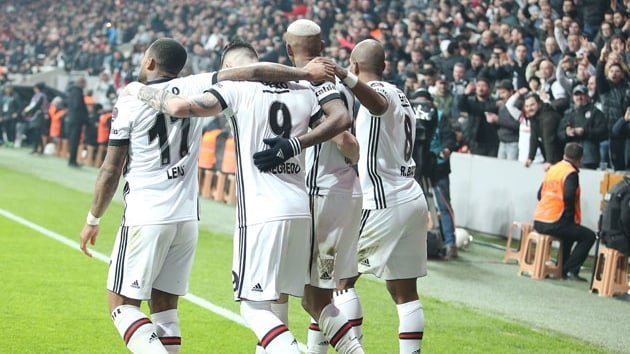 ' Beşiktaş'tan transferde çifte atak! Sürpriz 2 isim