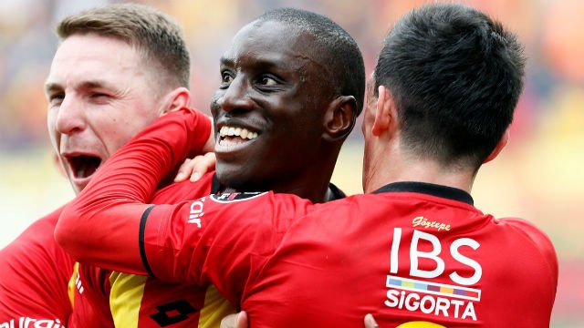 ' Demba Ba için flaş Beşiktaş iddiası! Neden kadro dışı?