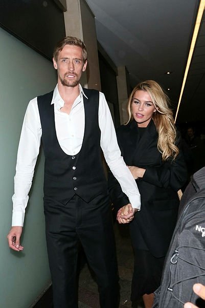 <h2>ABBEY CLANCY - PETER CROUCH</h2>