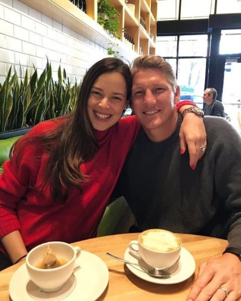 <h2>ANA IVANOVIC - SCHWEINSTEIGER</h2>