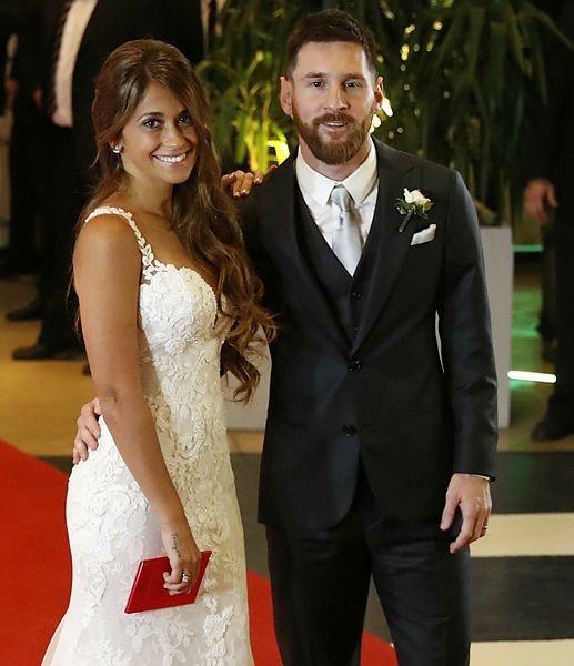 <h2>ANTONELLA ROCCUZZO - MESSI</h2>