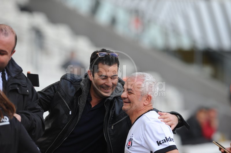 'Beşiktaş - Göztepe maçında Mustafa Sandal ve Zafer Algöz sürprizi