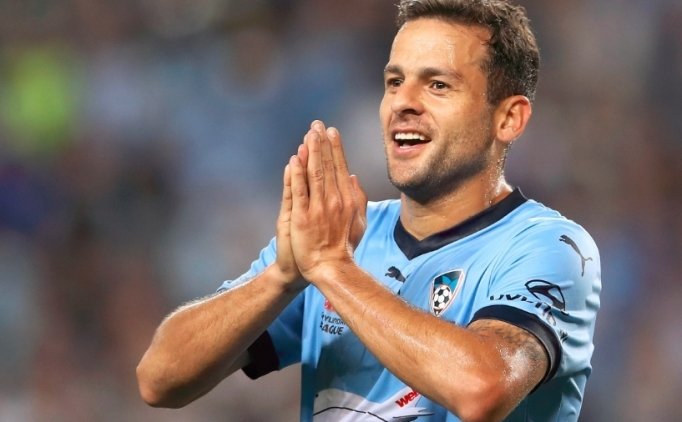 'Beşiktaş'ın eski golcüsü Bobo sürprizi!