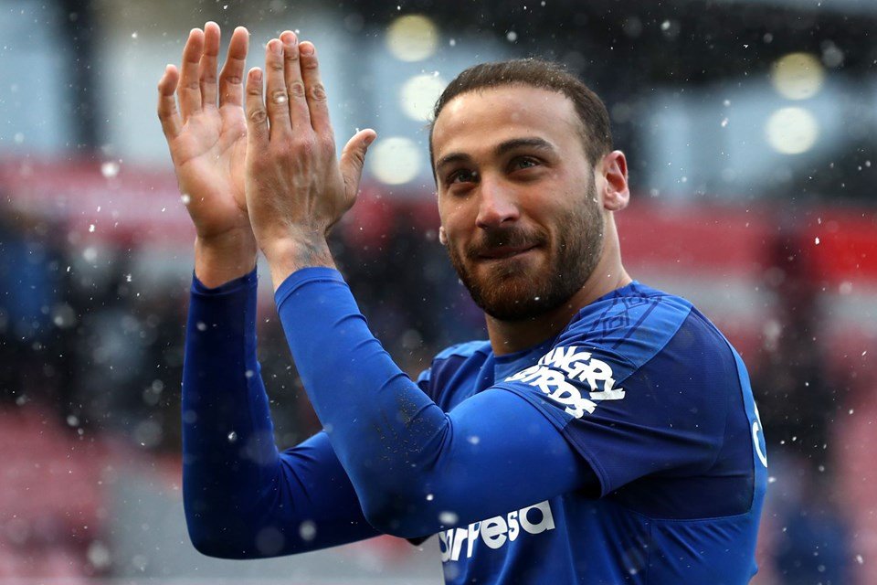 'Cenk Tosun için İngiltere'de pankart açtılar