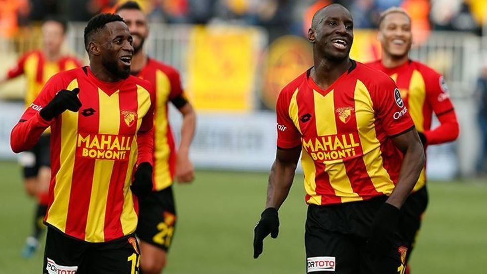 'Demba Ba 2 yıllık imzayı atacak! Resmen bildirdi