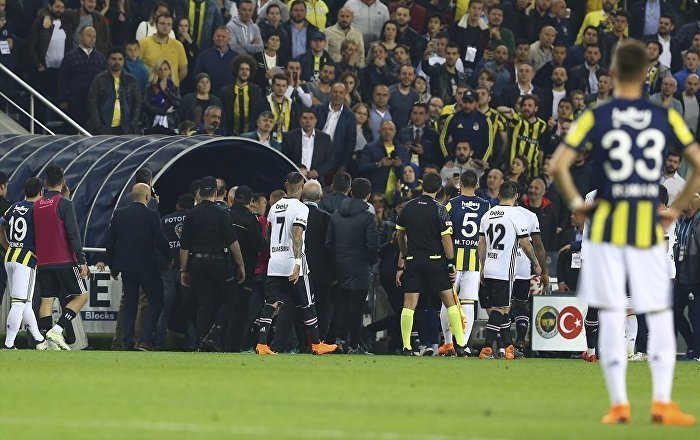 'Fenerbahçe - Beşiktaş derbisi 11'e 11 mi oynanacak? Flaş açıklama
