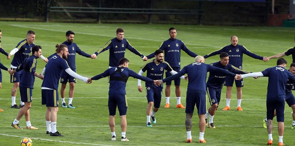 'Fenerbahçe'de 6 isim yol ayrımında! 