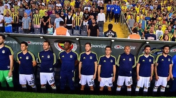 'Fenerbahçe'de oynamıyor, teklifler yağıyor! Transferde sürpriz