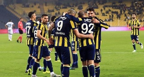 'Fenerbahçeli yıldıza olay transfer mesajı: 