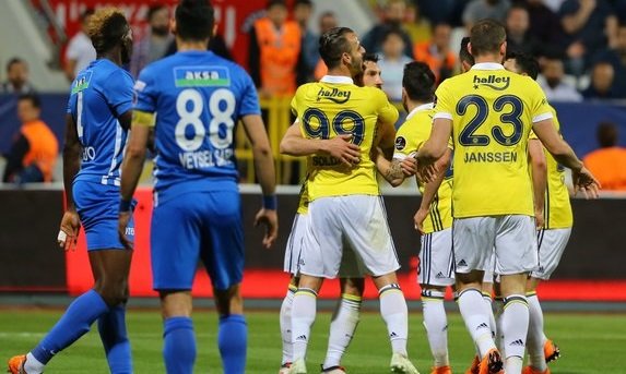 'Fenerbahçeli yıldızdan Şenol Güneş'e olay gönderme!