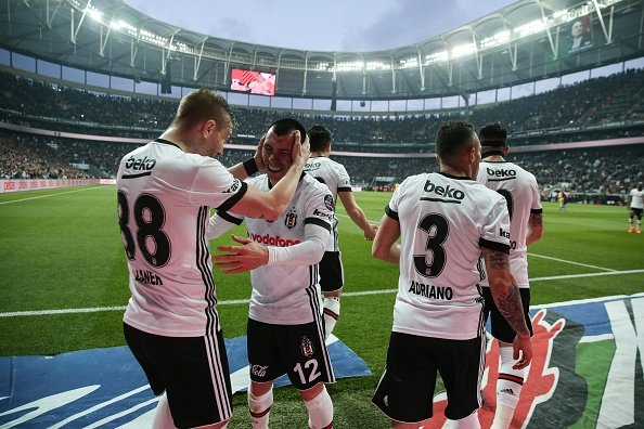 'Flaş! Beşiktaş'a dev teklif yapıldı! Arsenal ve PSG...