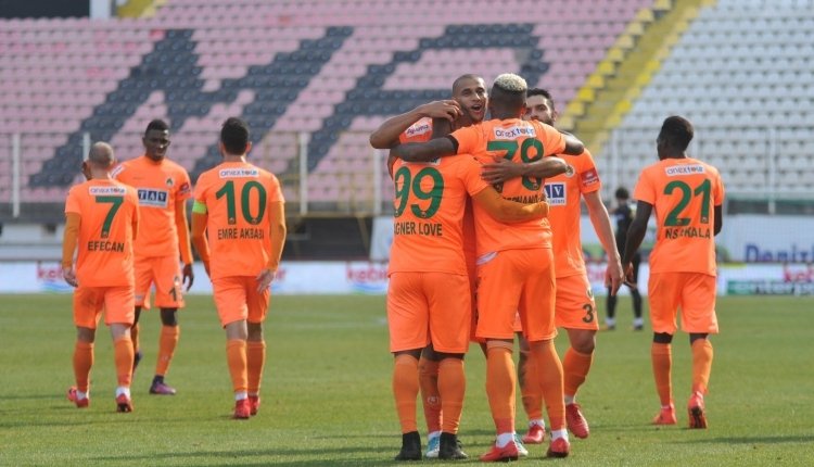 <h2>GALATASARAY KAZANIRSA, BEŞİKTAŞ DERBİSİ FİNAL OLUR</h2>
