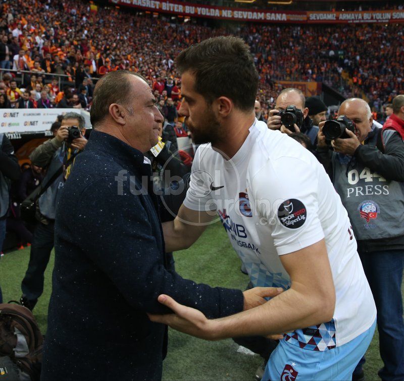 <h2>GALATASARAY TARAFTARINDAN UĞUR DEMİROK’A ISLIK</h2>