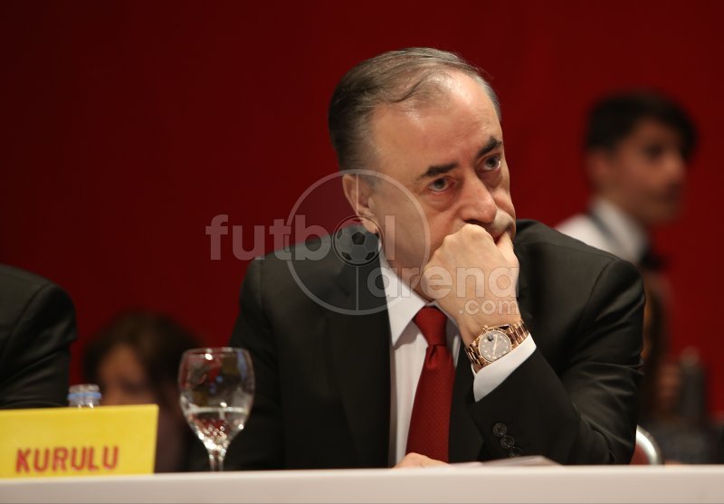 'Galatasaray'da herkesi şaşırtan karar! Maaş zammı tartışma yarattı