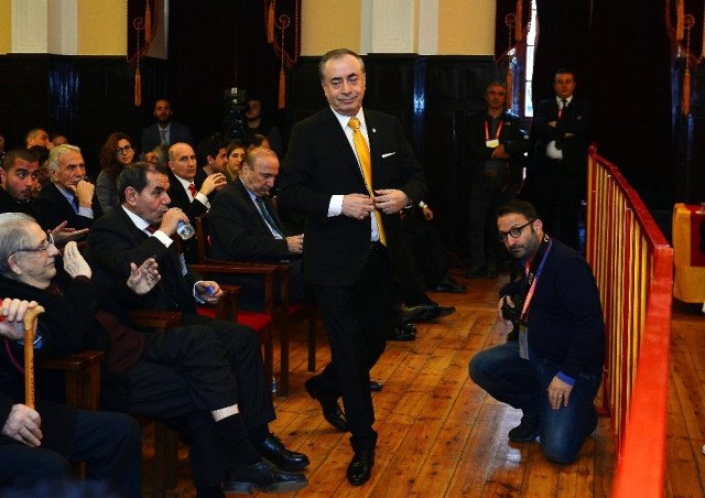 'Galatasaray'da tarihi anlar! UEFA ile kritik zirve