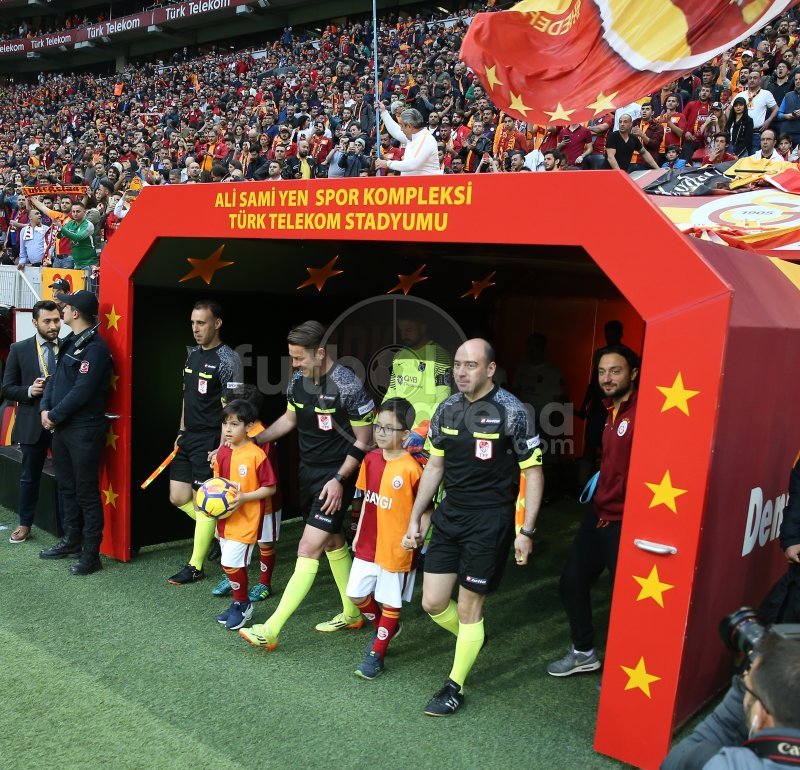 'Galatasaray'ın Fırat Aydınus isyanı! Kırmızı kart...