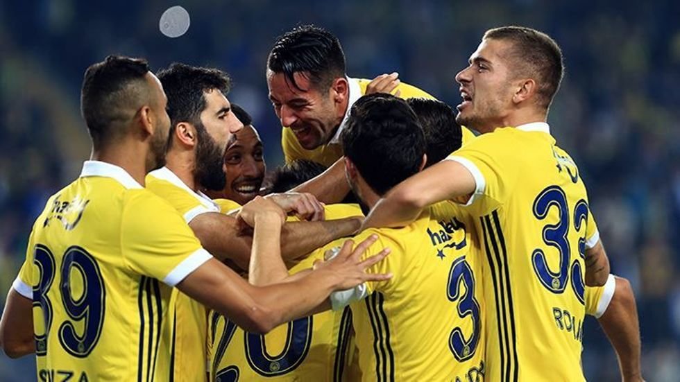 'Fenerbahçe'nin Beşiktaş derbisi ilk 11'i resmen açıklandı!
