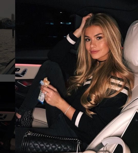 <h2>PAMELA REIF - LORIS KARIUS</h2>