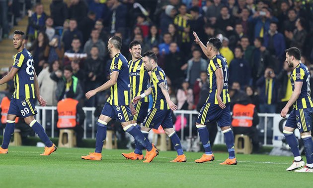 'Şansal Büyüka'dan Fenerbahçeli futbolculara olay çağrı; 