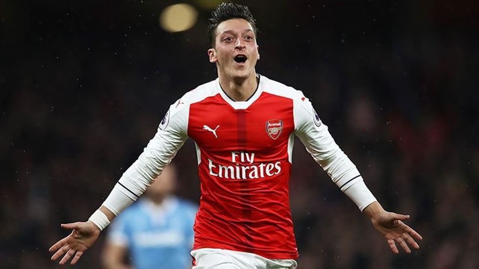 'Beşiktaş, Mesut Özil'in takım arkadaşını alıyor