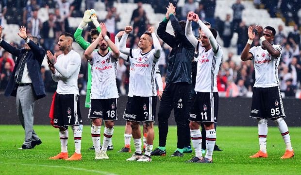 'Beşiktaş'ın Türk yıldızı Rusya yolcusu! Transferde sürpriz teklif