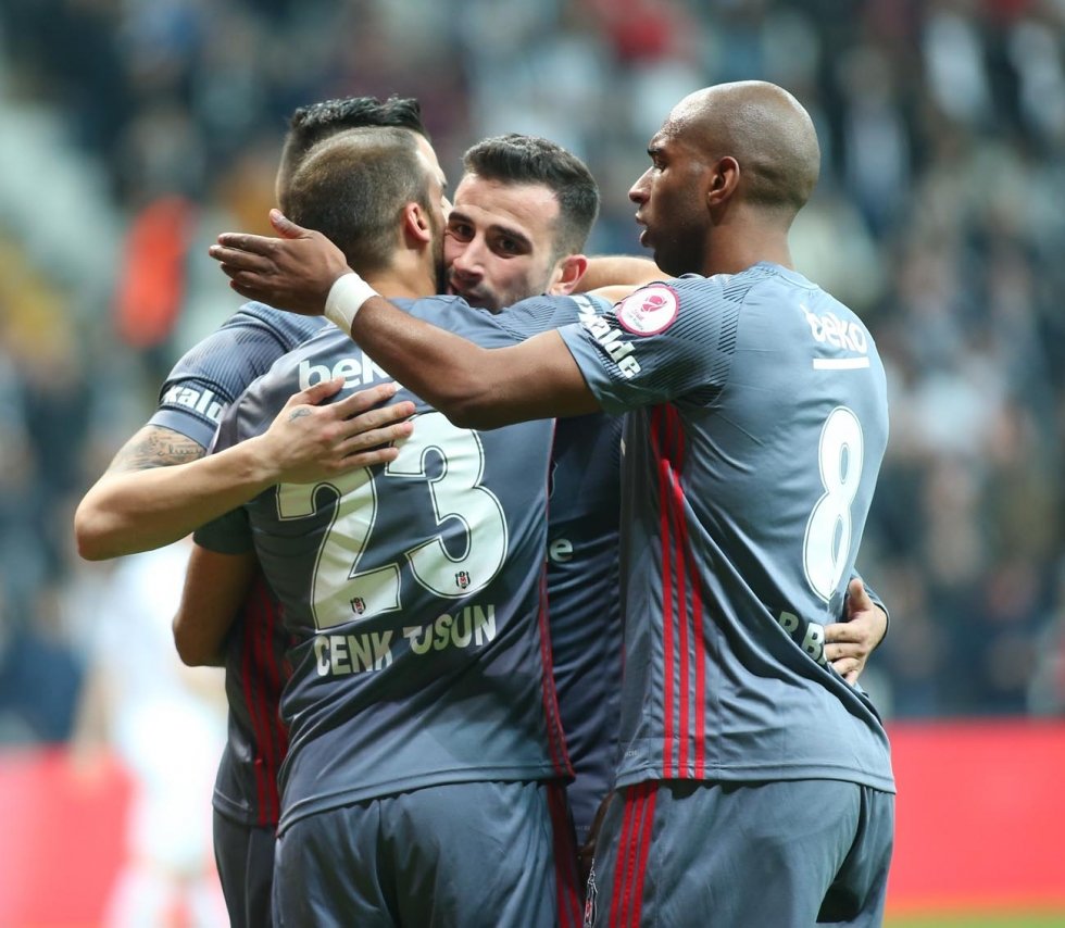 'Beşiktaş'ta Tosic'in ardından 7 ayrılık daha yolda